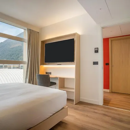 Hotel Hampton By Hilton Locarno 4*