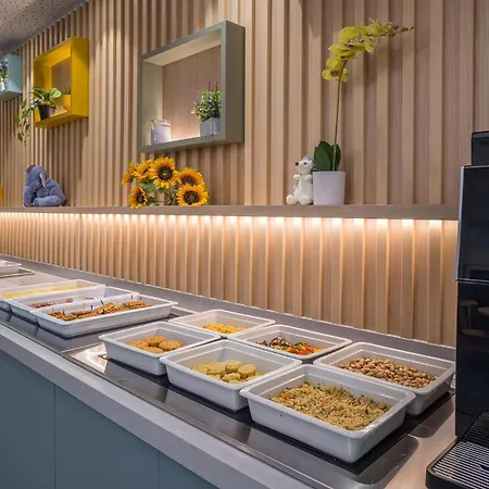 Hotel Hampton By Hilton Locarno 4*