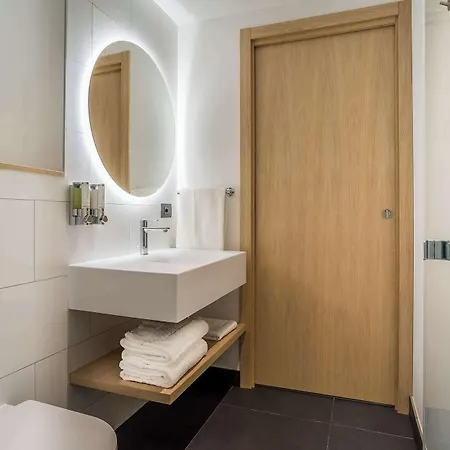 Hotel Hampton By Hilton Locarno