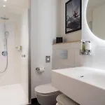 Hampton By Hilton Locarno Отель