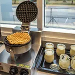 Отель Hampton By Hilton Locarno Лозон