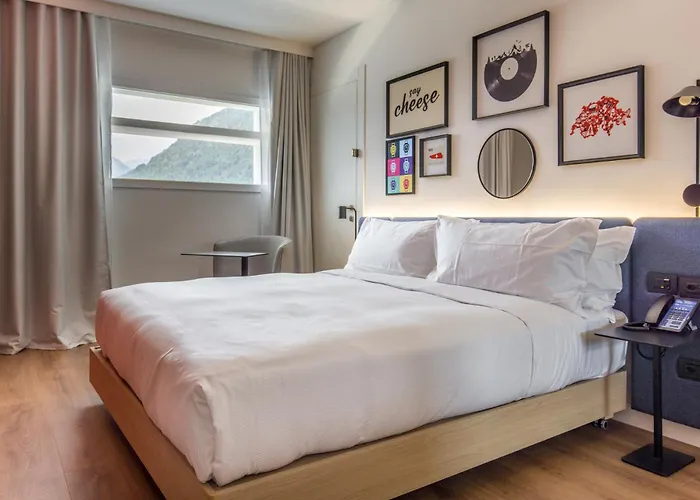 Hampton By Hilton Locarno فندق لوزون