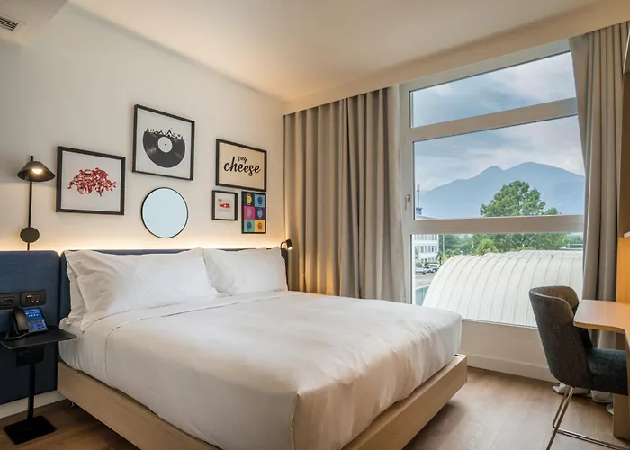 Hampton By Hilton Locarno لوزون