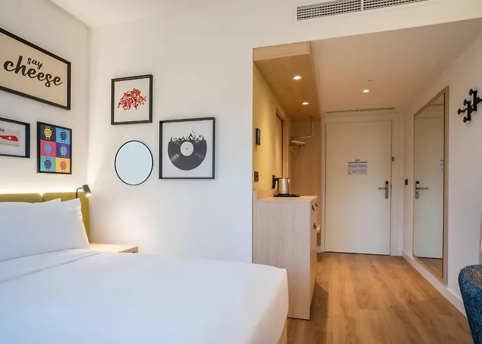 Hampton By Hilton Locarno فندق 4*